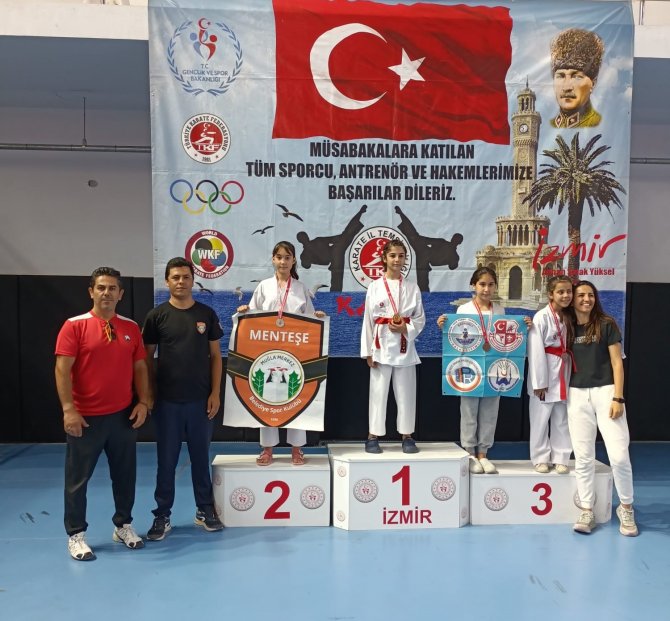 Menteşeli Karateciler İ̇zmir’de Fırtına Gibi Esti