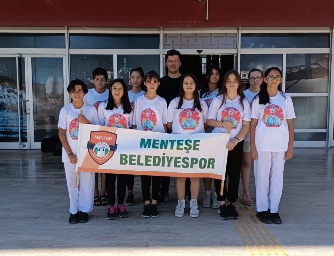 Menteşeli Karateciler İ̇zmir’de Fırtına Gibi Esti