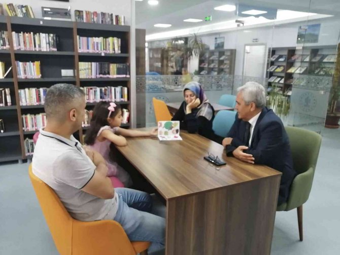 Okuyan İlçe: Her Aileden 1 Kişi Kütüphane Üyesi