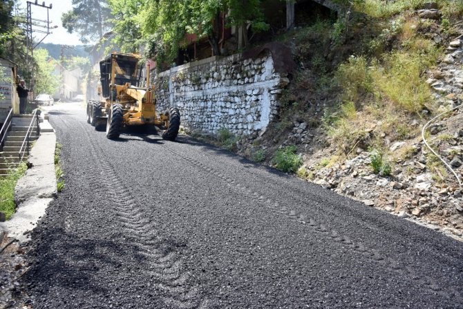 Zorkun Yaylası’nda Yol Bakım Ve Asfaltlama Çalışmaları