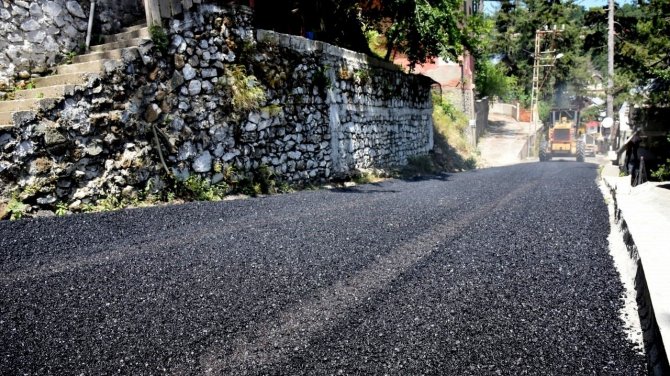 Zorkun Yaylası’nda Yol Bakım Ve Asfaltlama Çalışmaları