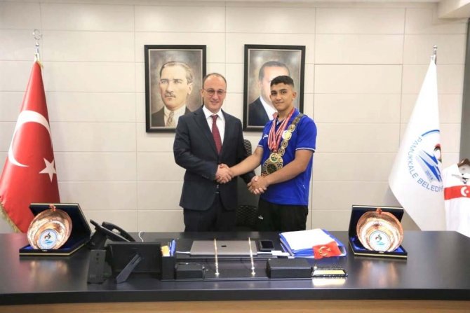 Başkan Örki, Şampiyon Güreşçiyle Bir Araya Geldi
