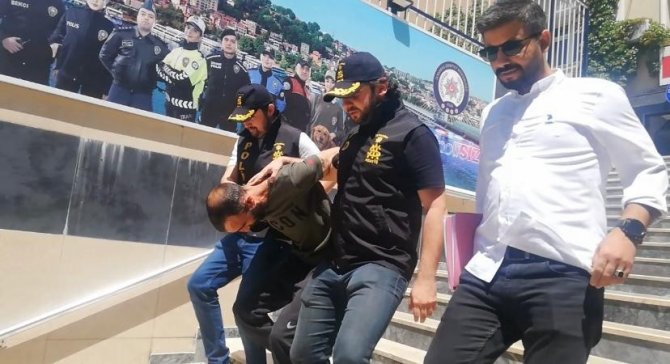 Pendik’te İş Yerinde Hırsızlık Kamerada: Kova Kova Çaldılar