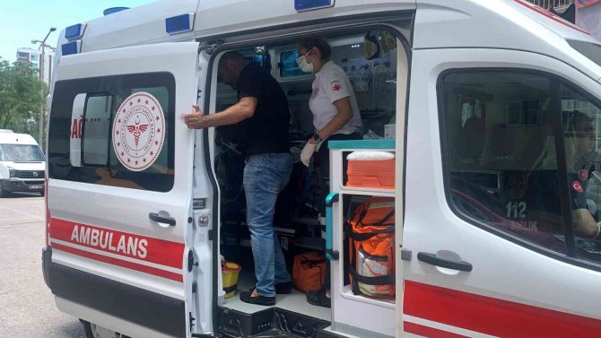 Kocasını Bıçakla Yaraladı