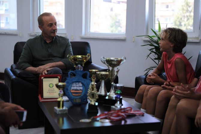 Şampiyon Sporculardan Başkan Atabay’a Ziyaret