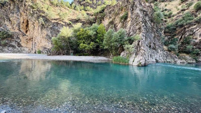 Şırnak’ta Akdeniz Koylarını Aratmayan Vadiler Keşfedilmeyi Bekliyor