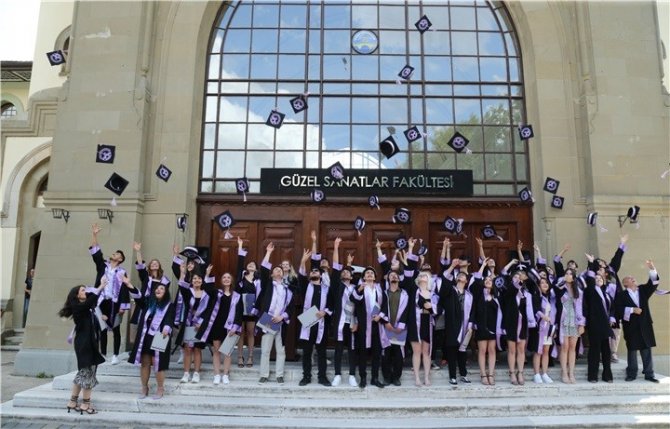 Edirne’de 2 Bin 260 Mezun Geleceğe Uğurlandı