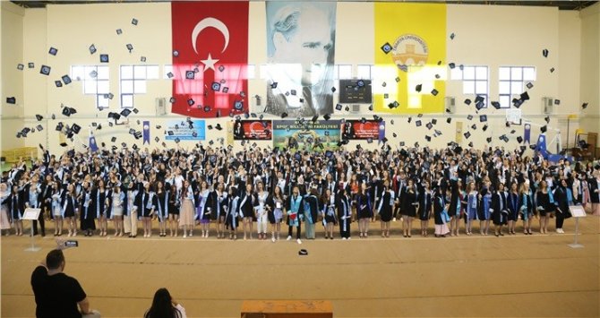 Edirne’de 2 Bin 260 Mezun Geleceğe Uğurlandı