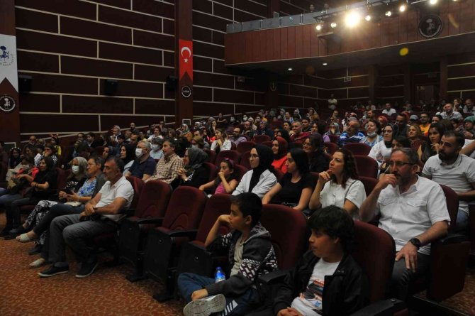 Piknik Sepetinde Kahkaha Tufanı