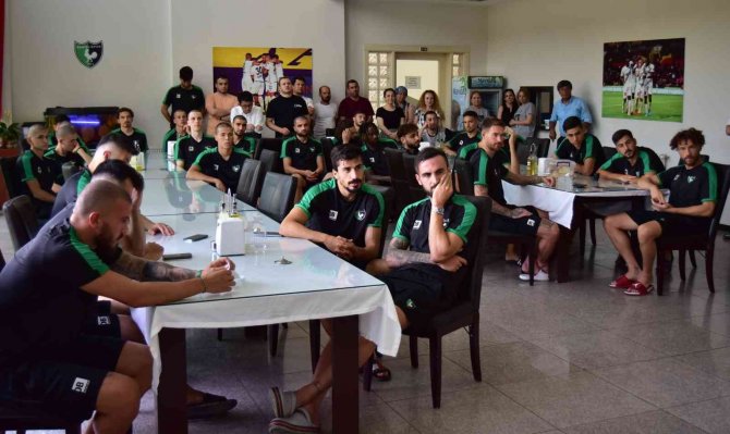 Denizlispor Ailesi Bayram Sevincini Hep Birlikte Yaşadı
