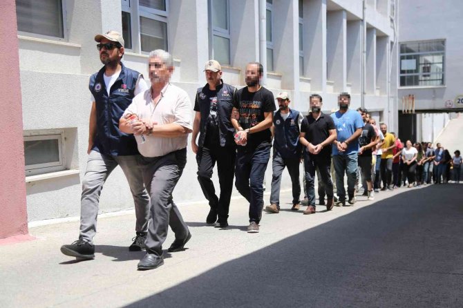 Seyhan Belediyesine Pkk Operasyonuna 4 Tutuklama
