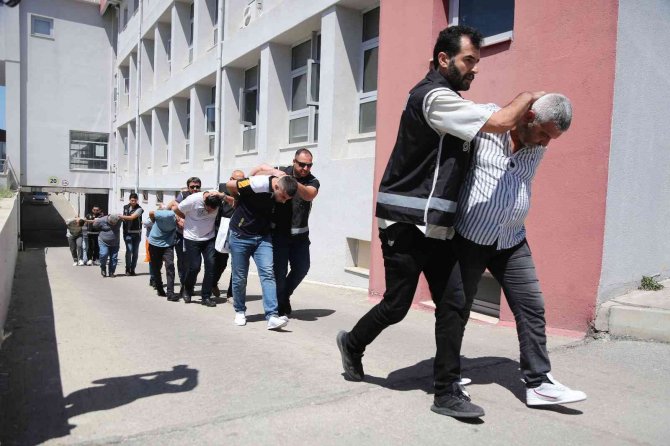 Silah Kaçakçılarına 6 Tutuklama