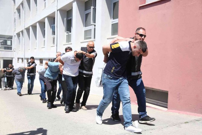 Silah Kaçakçılarına 6 Tutuklama