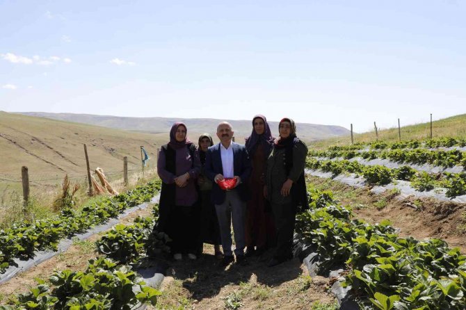 Ağrı Valisi Varol’dan Kadın Kooperatifi’ne Ziyaret