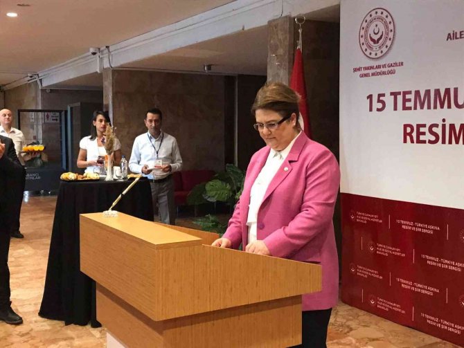Bakan Yanık, “15 Temmuz 2022 Türkiye Aşkına” Temalı Şiir Ve Resim Sergisinin Açılışını Yaptı