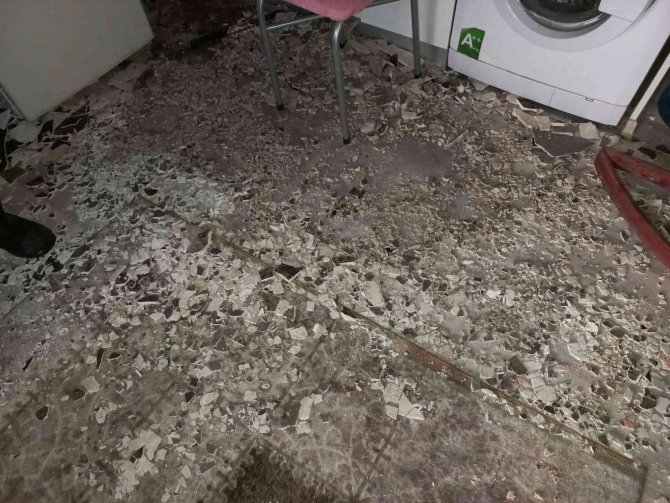 Evin Mutfağında Çıkan Yangın Panikletti