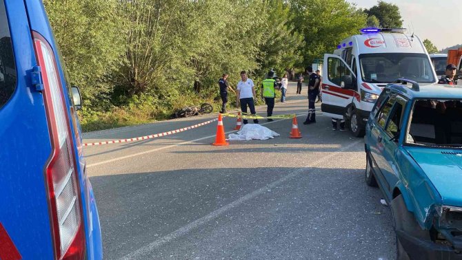 Otomobil Motosiklete Çarptı: 1 Ölü