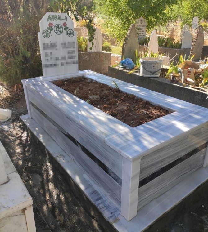 Bayram Öncesi Mezarlıklarda Hummalı Çalışma