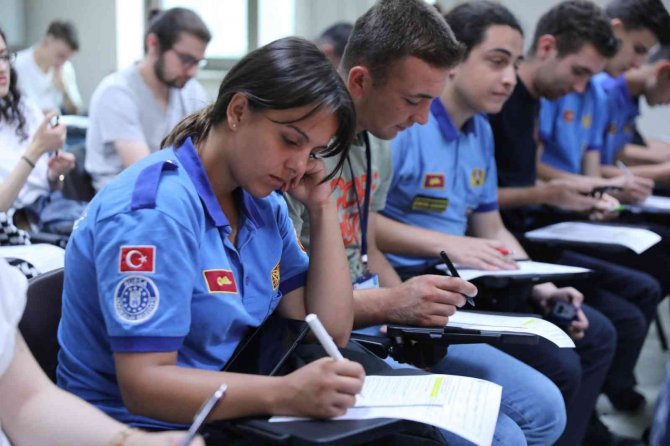 Büyükşehir’de Stajyerlere Oryantasyon Eğitimi