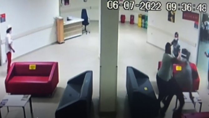 Hastanede Güvenlikçiyi Böyle Dövdü, Tutuklandı...
