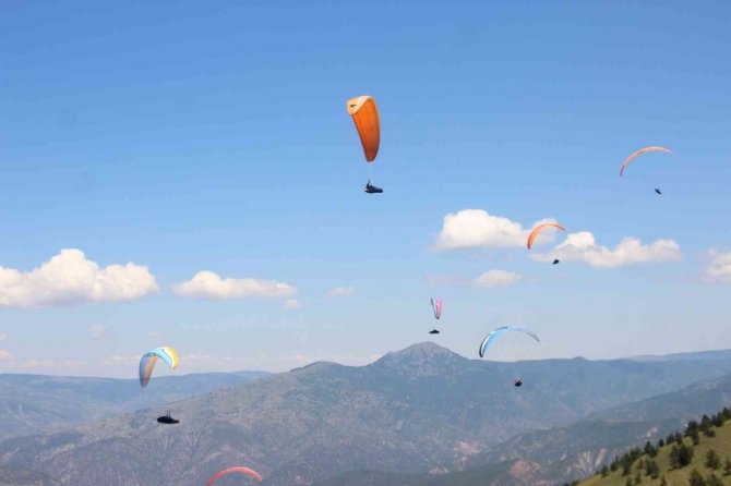 Yamaç Paraşütleri 7 Yıl Sonra Yeniden Havalandı