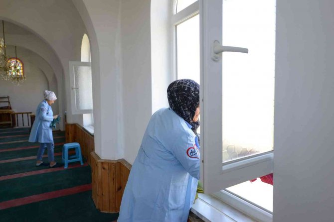 Belediye İbadethaneleri Bayrama Hazırlıyor