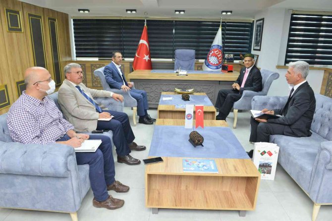 Bangladeş İle Ticareti Artırmanın Yollarını Aradılar