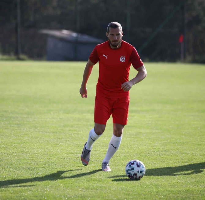 Sivasspor’dan Koray Altınay’a Teşekkür