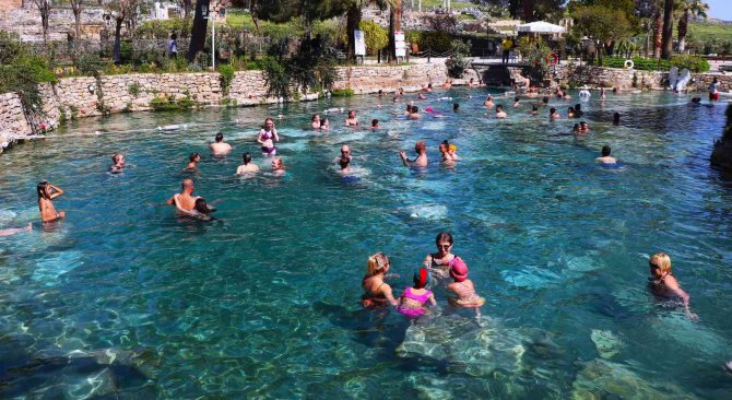 Pamukkale’de 9 Günlük Tatil Bereketi Yaşanıyor