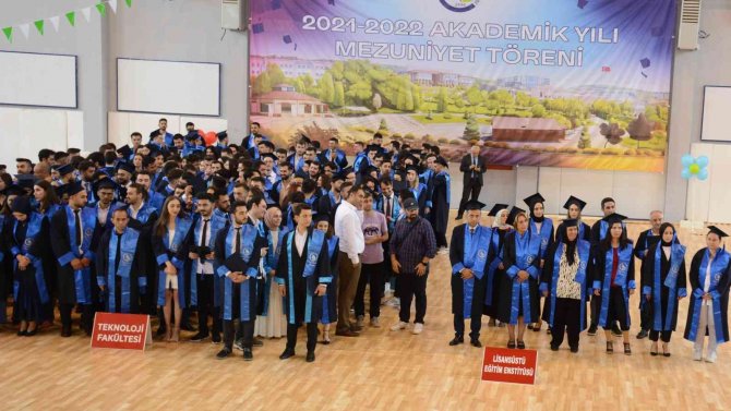 Anne Kız Birlikte Kep Attı