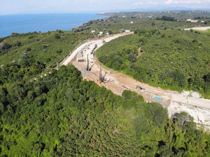 Heyelanın Meydana Geldiği Yol, Kurban Bayramı’na Hazır Hale Getiriliyor