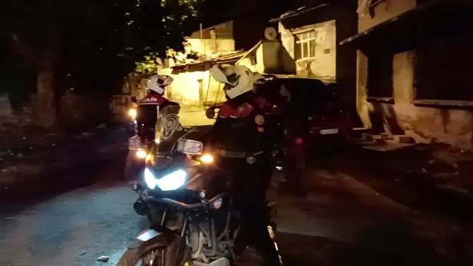 Erzurum Polisinden Uyuşturucu Tacirlerine Gece Baskını: 7 Gözaltı