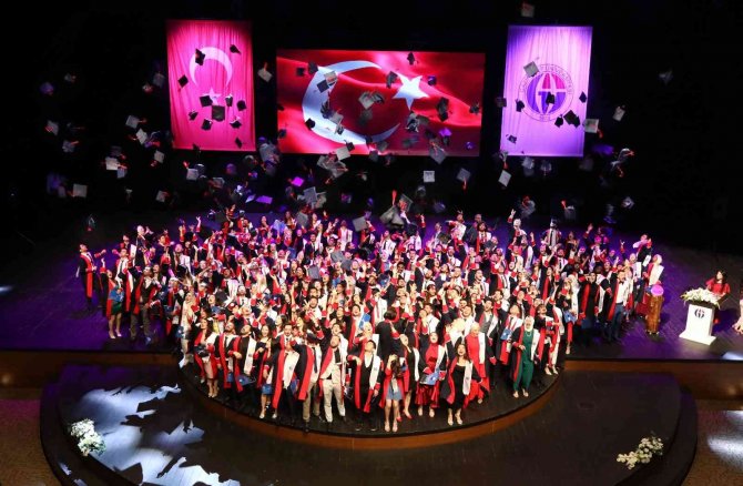 Gaün Tıp’tan Sağlık Ordusuna 261 Hekim