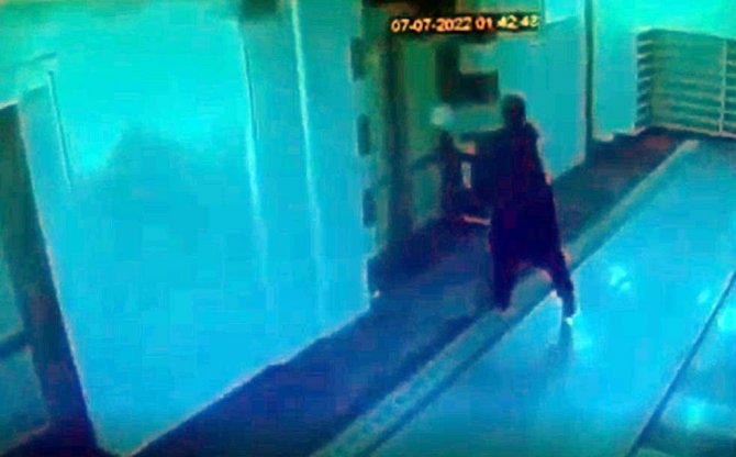 Camiyi Benzin Dökerek Yakmaya Çalışan Kişi Tutuklandı