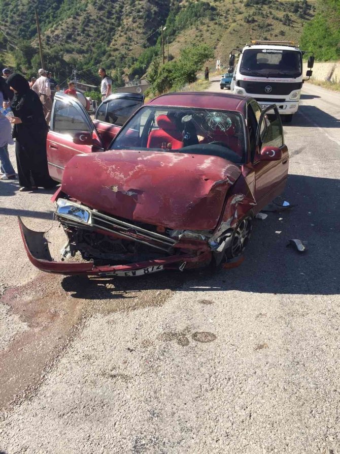 Gümüşhane’de 2 Aracın Karıştığı Kazada 4 Kişi Yaralandı