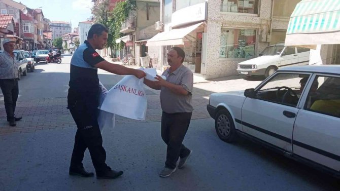 Hisarcık’ta Kurban Atıkları İçin 3 Bin Poşet Dağıtıldı