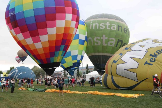 İ̇spanya’da 26’ncı Avrupa Balon Festivali Başladı