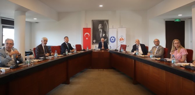 Gençlere ‘Üniversite İ̇zmir’de Yaşanır’ Çağrısı