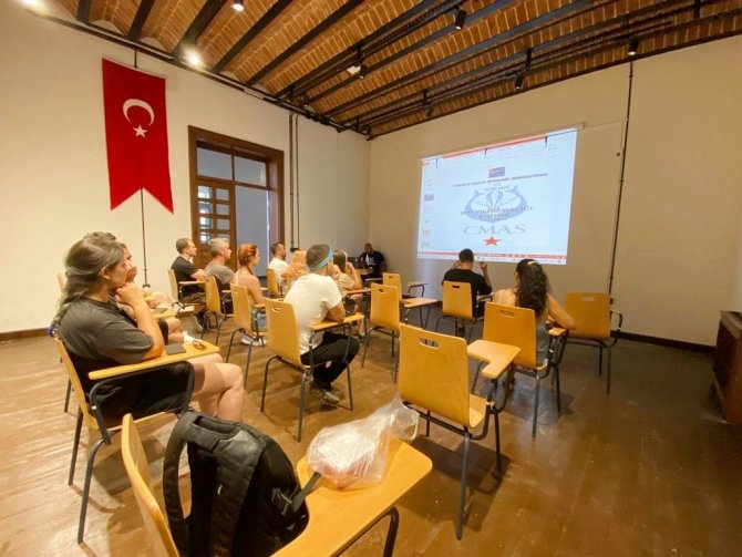 Bursa’nın Sualtı Arkeologları Eğitimlerini Tamamladı