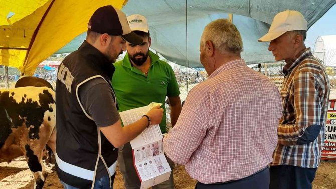 Kurban Pazarında Satıcılara ’Sahte Para’ Uyarısı