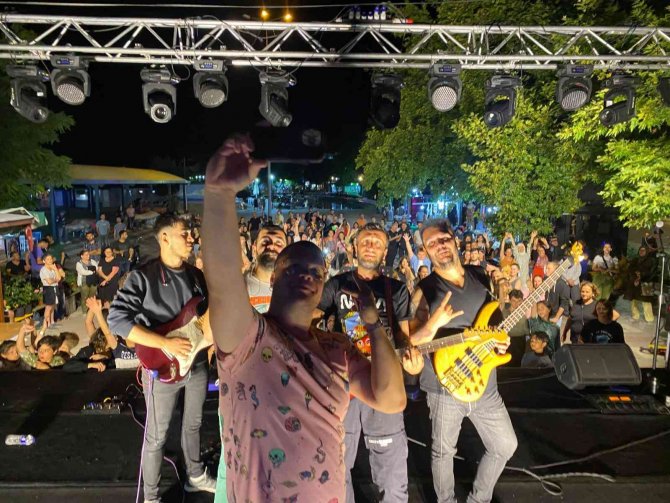 Marmara Adalar Gençlik Konserleriyle Coştu
