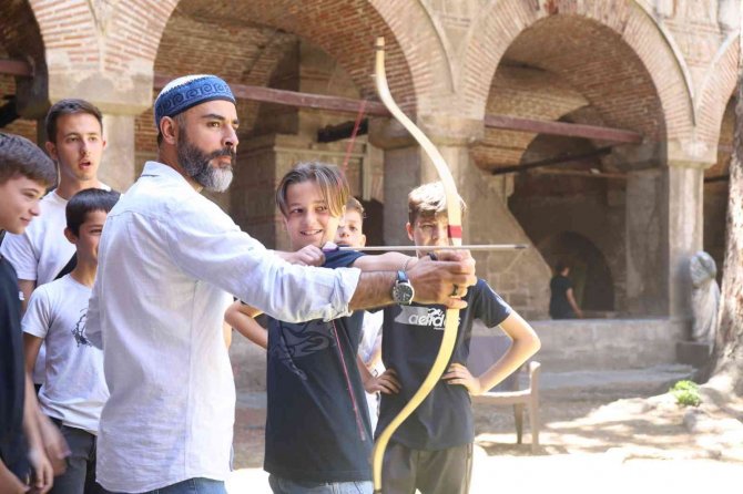 Balkanlar’da Genç Komek Heyecanı