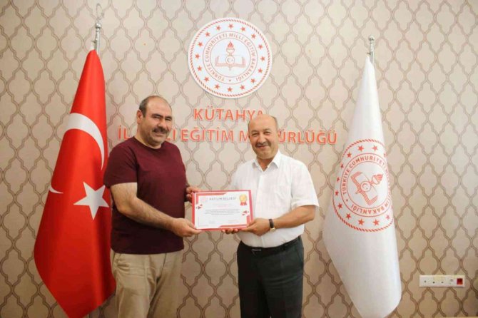 Kütahya’da Hikaye Yazma Yarışmasında Dereceye Giren Öğrencilere Ödüllendirildi