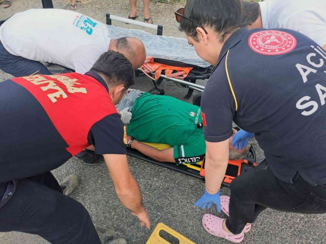 Sulama Kanalına Uçan Araç Sürücü Yaralandı