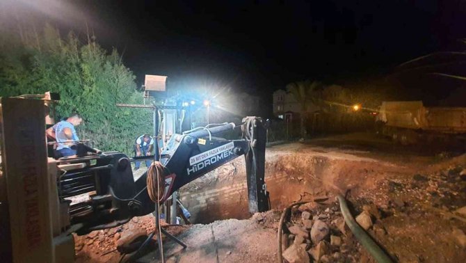 Fethiye’deki Arızaya Muski̇’nin Müdahalesi Devam Ediyor