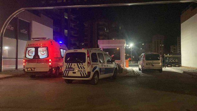 Vali Yardımcısının Silahından Çıkan Kurşunla Yaralandı