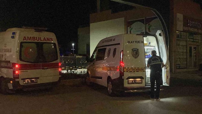 Vali Yardımcısının Silahından Çıkan Kurşunla Yaralandı