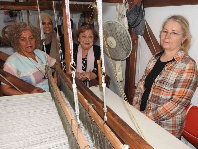 Osmanlı Geleneği Manisa’da 25 Tezgahta Yaşatılıyor