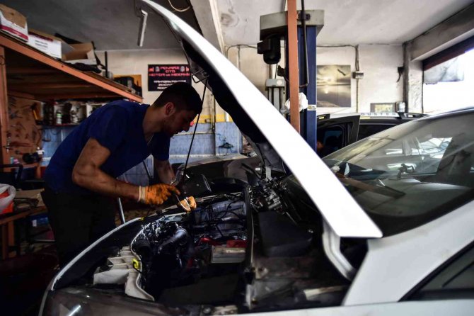 Oto Tamir Ustalarından Bayramda Yola Çıkacak Sürücülere Uyarılar