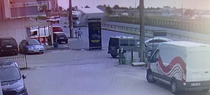 Dinamit Yüklü Tırın Devrildiği Kaza Anı Kameralara Yansıdı